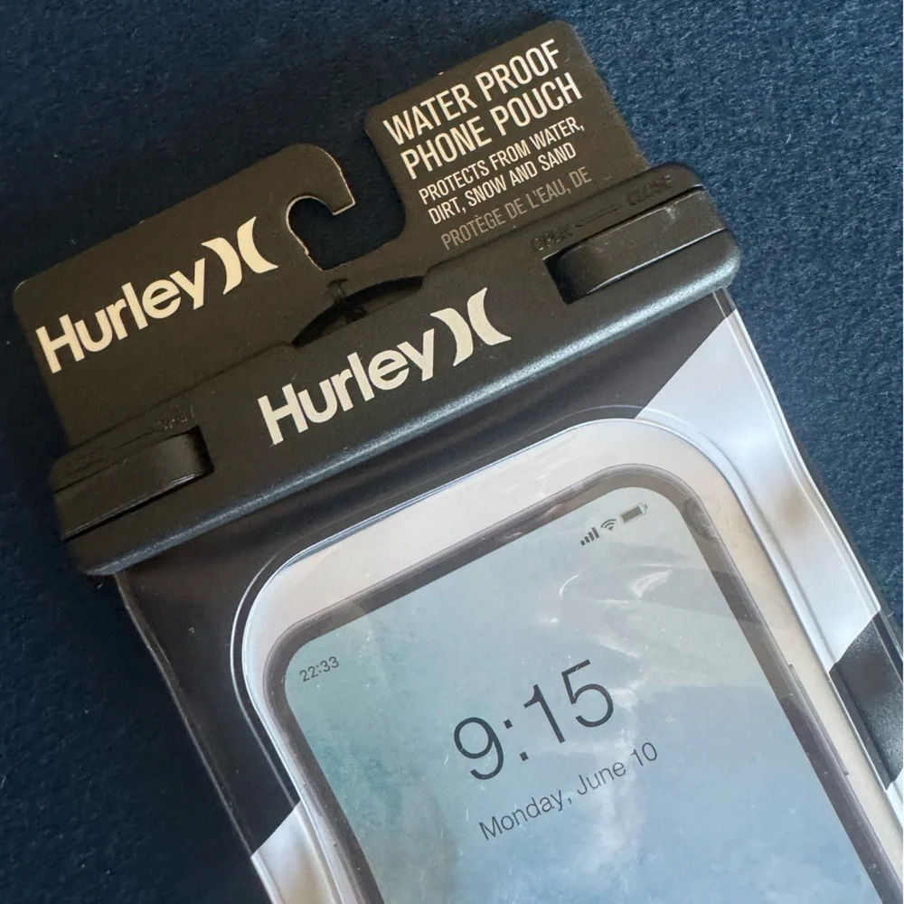 Hurley Waterproof💦 Pouch w/ removable lanyard- Black& white!protect your phone l